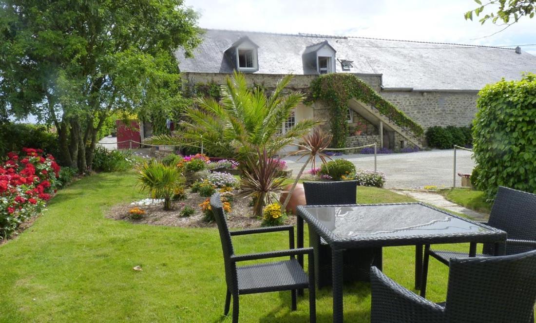 Lanévry, Korrigan Bed and Breakfast Kerlaz Exteriör bild